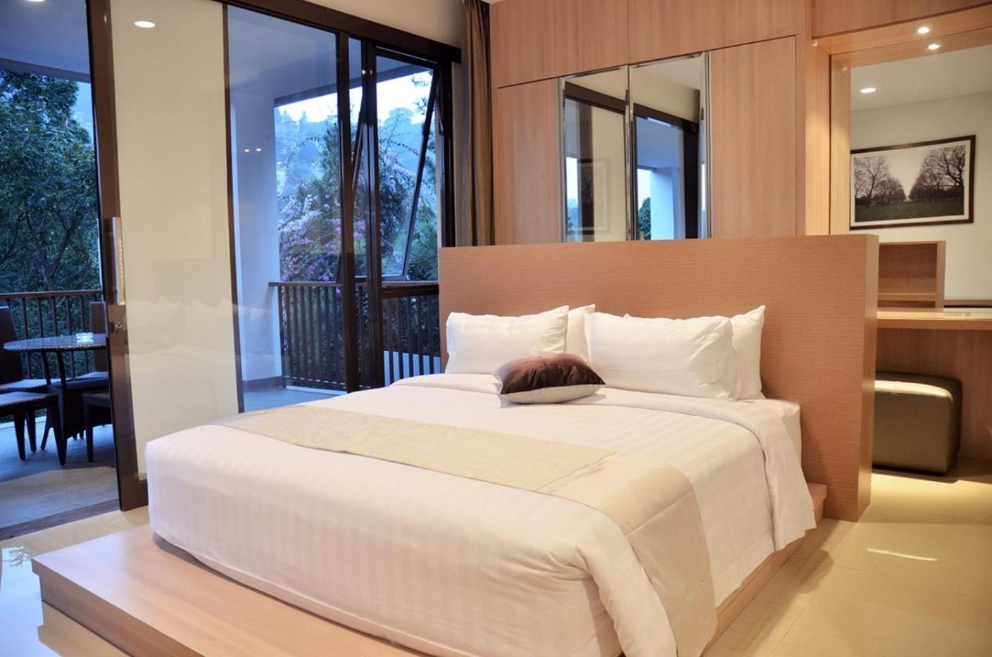 Narwastu Hill View Villa 6 Bedrooms With A Private Swimming Pool Bandung Eksteriør bilde